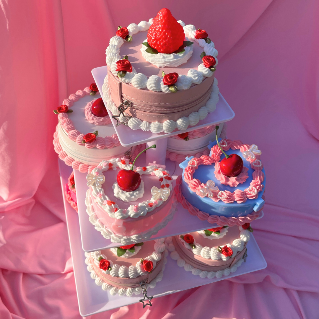 Order Strawberry Cake Online From Varushi Cake Queen,Kharar