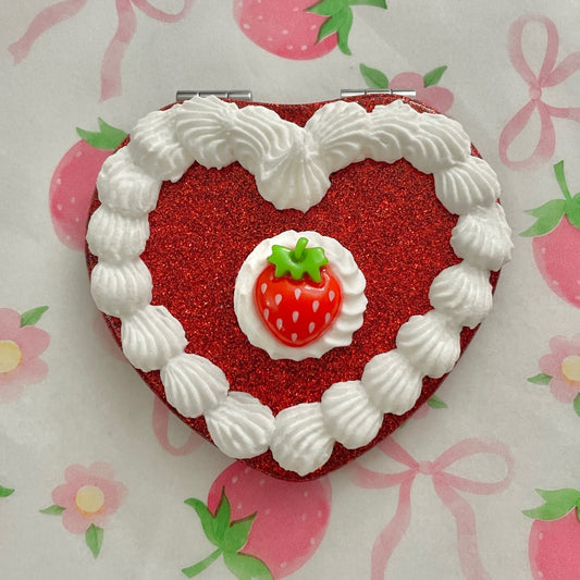 [Limited Edition] Strawberry Cake Pocket Mirror