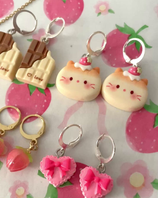 [24k-Gold Plated] Mini Strawberry Resin Earring